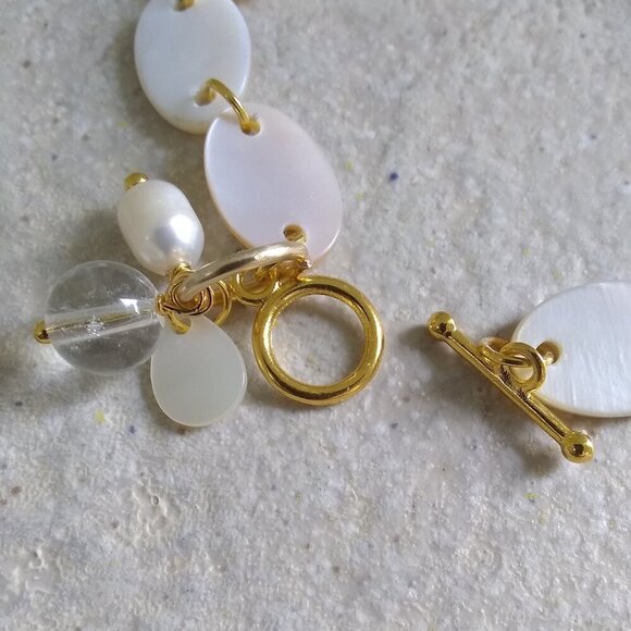 Genuine + Natural Mother of Pearl (MOP) Pearls + Quartz! Feminine Girly Bracelet - Picture 3 of 9